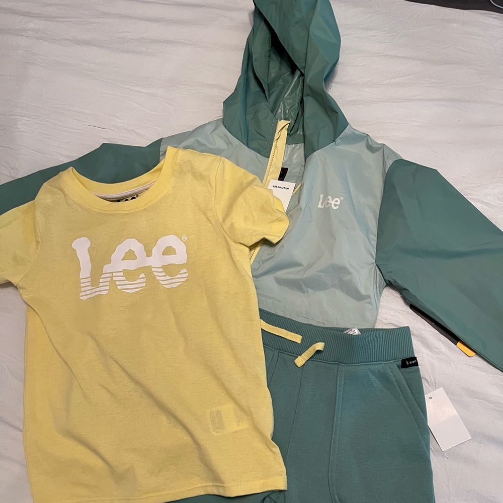 Lee Yellow Tee and Green Jacket Set